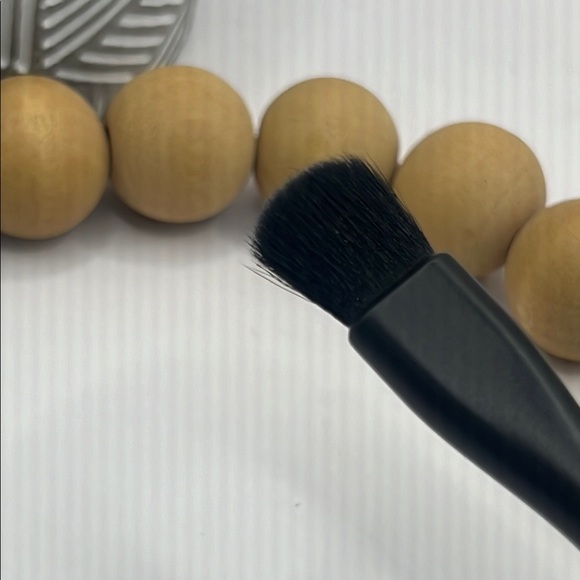 WingMe Black Makeup Mega Shading Brush 13 - Picture 1 of 7